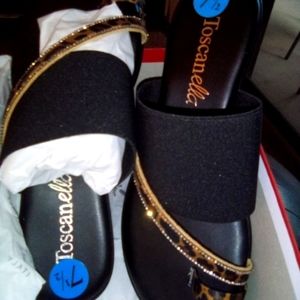 Women's brand new sandals! 😍